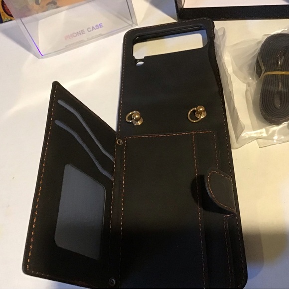 NWOT  Samsung flip Z3 wallet phone case. - Picture 4 of 4